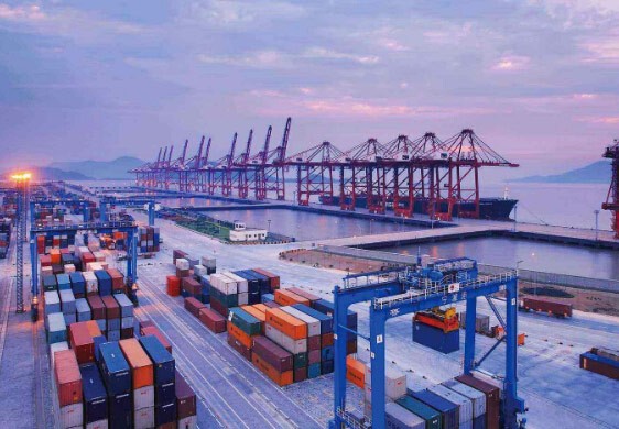 What are the classifications of goods suitable for containers?